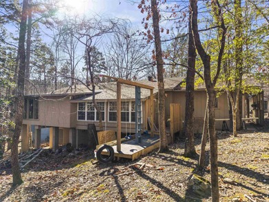This Cooper-built 2bed-2bath renovation highlights the solid on Cortez Golf Course in Arkansas - for sale on GolfHomes.com, golf home, golf lot