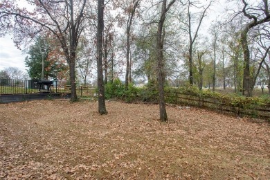 Rewrite using 1000 characters or less: Seller offering $5,000 in on Cedar Creek Country Club in Texas - for sale on GolfHomes.com, golf home, golf lot