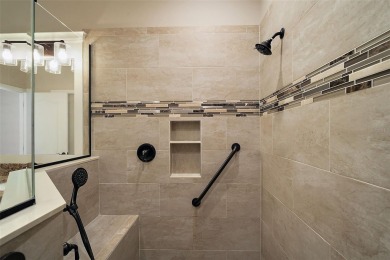 Welcome to this beautifully maintained 2-bedroom, 2-bathroom on Kings Ridge Golf Club in Florida - for sale on GolfHomes.com, golf home, golf lot