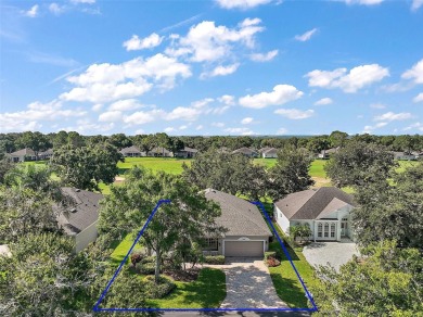 Welcome to this beautifully maintained 2-bedroom, 2-bathroom on Kings Ridge Golf Club in Florida - for sale on GolfHomes.com, golf home, golf lot