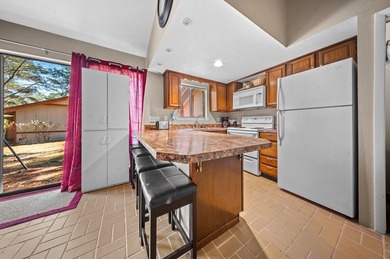 Charming Rayburn Country Condo Near Resort & Lake Enjoy on Rayburn Country Club in Texas - for sale on GolfHomes.com, golf home, golf lot