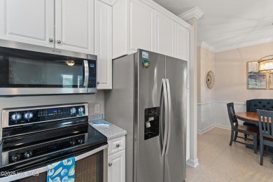 This 3 BR, 2.5 bathroom Osprey Ridge end unit condo in the on Sea Trail Golf Resort in North Carolina - for sale on GolfHomes.com, golf home, golf lot