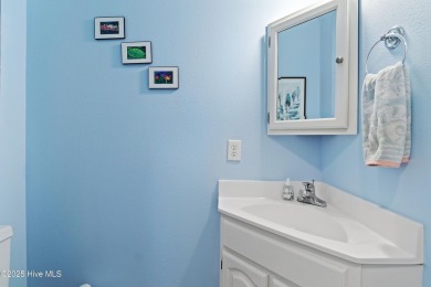 This 3 BR, 2.5 bathroom Osprey Ridge end unit condo in the on Sea Trail Golf Resort in North Carolina - for sale on GolfHomes.com, golf home, golf lot