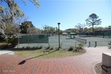 8th fairway vistas Oyster Reef Golf Course. 1-story home w/ on Dolphin Head Golf Club in South Carolina - for sale on GolfHomes.com, golf home, golf lot