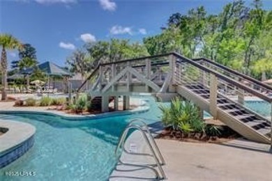 8th fairway vistas Oyster Reef Golf Course. 1-story home w/ on Dolphin Head Golf Club in South Carolina - for sale on GolfHomes.com, golf home, golf lot