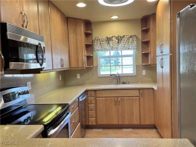 *DOUBLE GARAGE*RENOVATED*FRESHLY PAINTED INSIDE*3 BEDROOMS*2.5 on Myerlee Country Club in Florida - for sale on GolfHomes.com, golf home, golf lot