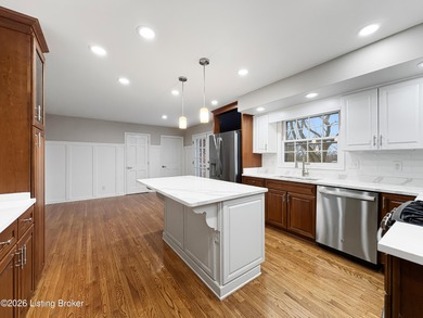 This Beautifully updated 5-bedroom, 4 bath home in the heart of on Hunting Creek Country Club in Kentucky - for sale on GolfHomes.com, golf home, golf lot