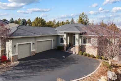 Located in the prestigious 55+ Eagle Crest Community, this on Eagle Crest Golf Resort - Resort Course in Oregon - for sale on GolfHomes.com, golf home, golf lot