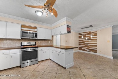 Live the good life in this beautifully maintained, move-in ready on Keystone Heights Golf and Country Club in Florida - for sale on GolfHomes.com, golf home, golf lot