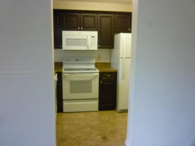 PERFECT FOR INVESTORS!
Great 1/1 - granite kitchen counter tops on Bear Lakes Country Club in Florida - for sale on GolfHomes.com, golf home, golf lot