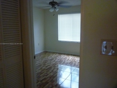 PERFECT FOR INVESTORS!
Great 1/1 - granite kitchen counter tops on Bear Lakes Country Club in Florida - for sale on GolfHomes.com, golf home, golf lot