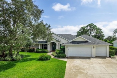 EXECUTIVE FAMILY HOME in the Manor Hill community of Sun 'N Lake on Sun n Lake Golf and Country Club in Florida - for sale on GolfHomes.com, golf home, golf lot