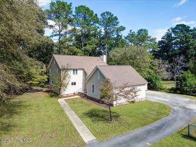 Motivated sellers offering $5,000 buyer incentive! Welcome to on River Bend Golf and Country Club in North Carolina - for sale on GolfHomes.com, golf home, golf lot