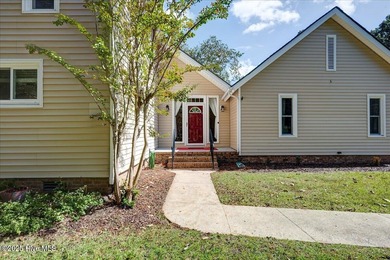 Motivated sellers offering $5,000 buyer incentive! Welcome to on River Bend Golf and Country Club in North Carolina - for sale on GolfHomes.com, golf home, golf lot