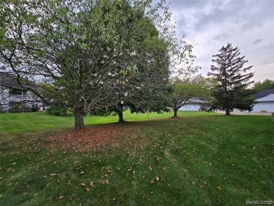 Welcome Home! This fully renovated 2-bedroom, 2-bath condo in on Fenton Farms Golf Club in Michigan - for sale on GolfHomes.com, golf home, golf lot
