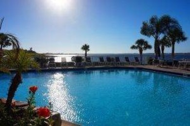 Don't miss this immaculate 2BR/2BA, 1248 sq. ft. home in the on Lake Henry Golf Club in Florida - for sale on GolfHomes.com, golf home, golf lot