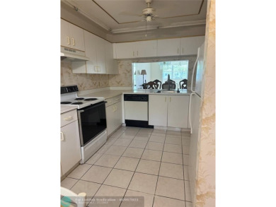 Beautiful 2BR/2BA Condo in *The Island* at Sunrise Lakes - 55+ on Sunrise Lakes Phase IV Golf Course in Florida - for sale on GolfHomes.com, golf home, golf lot
