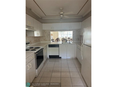 Beautiful 2BR/2BA Condo in *The Island* at Sunrise Lakes - 55+ on Sunrise Lakes Phase IV Golf Course in Florida - for sale on GolfHomes.com, golf home, golf lot