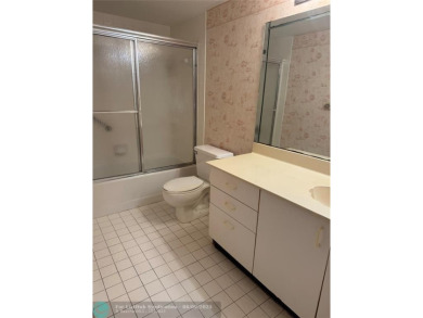 Beautiful 2BR/2BA Condo in *The Island* at Sunrise Lakes - 55+ on Sunrise Lakes Phase IV Golf Course in Florida - for sale on GolfHomes.com, golf home, golf lot