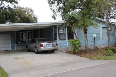 Quaint, clean 3 bedroom PH home, turn key and ready for on Schalamar Creek Golf and Country Club in Florida - for sale on GolfHomes.com, golf home, golf lot