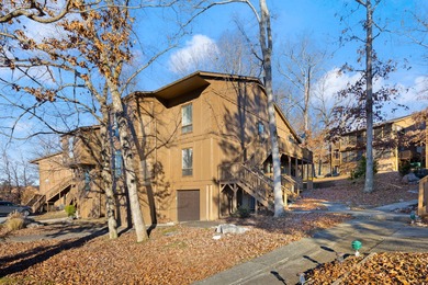Adorable well cared for upper level 2 bed 2 bath condo located on Woodson Bend Resort in Kentucky - for sale on GolfHomes.com, golf home, golf lot