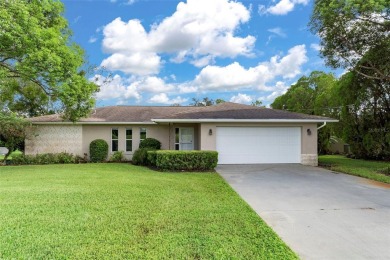 Beautiful Golf Course Home - Move-In Ready!
Perfectly maintained on Inverness Golf and Country Club in Florida - for sale on GolfHomes.com, golf home, golf lot