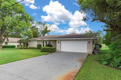 Beautiful Golf Course Home - Move-In Ready!
Perfectly maintained on Inverness Golf and Country Club in Florida - for sale on GolfHomes.com, golf home, golf lot