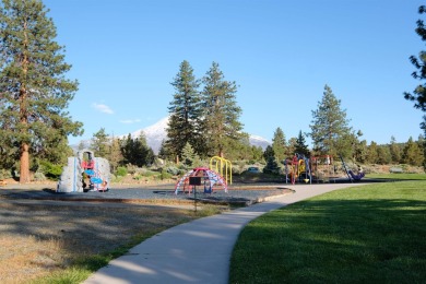 SPECTACULAR VIEWS OF MT. SHASTA AND GOLF COURSE - Discover this on Lake Shastina Golf Course in California - for sale on GolfHomes.com, golf home, golf lot