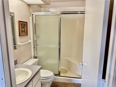1st Floor condo in Vista Gardens! The most popular 'B' plan! on Vero Beach South Golf Course in Florida - for sale on GolfHomes.com, golf home, golf lot