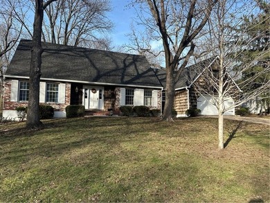 This home is occupied! Please do not knock on the door or walk on Leawood South Country Club in Kansas - for sale on GolfHomes.com, golf home, golf lot