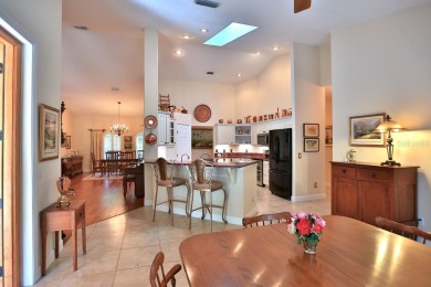 Stunning Golf Course Home in the Country Club of Ocala
Welcome on Country Club of Ocala in Florida - for sale on GolfHomes.com, golf home, golf lot