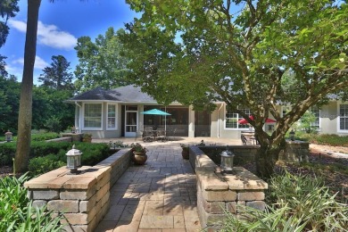 Stunning Golf Course Home in the Country Club of Ocala
Welcome on Country Club of Ocala in Florida - for sale on GolfHomes.com, golf home, golf lot