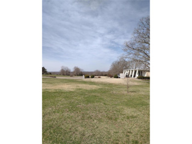 Nice building lot on Lake Bourbon in Terre Du Lac.  50 Ft of on Terre Du Lac Golf and Country Club in Missouri - for sale on GolfHomes.com, golf home, golf lot