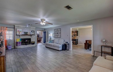 Welcome to this spacious 3 bedroom, 3 full bath home in the on Foxwood Golf Club in Arkansas - for sale on GolfHomes.com, golf home, golf lot