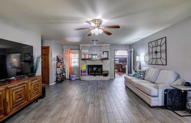 Welcome to this spacious 3 bedroom, 3 full bath home in the on Foxwood Golf Club in Arkansas - for sale on GolfHomes.com, golf home, golf lot