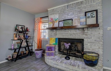 Welcome to this spacious 3 bedroom, 3 full bath home in the on Foxwood Golf Club in Arkansas - for sale on GolfHomes.com, golf home, golf lot