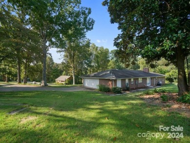 Beautiful, large, brick, ranch home in a peaceful on Rutherfordton Golf Club in North Carolina - for sale on GolfHomes.com, golf home, golf lot