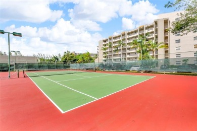 This bright 2-bedroom, 2-bath corner unit offers comfortable on Inverrary Country Club in Florida - for sale on GolfHomes.com, golf home, golf lot