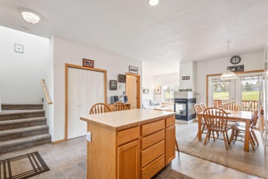 Enjoy the best of Eagle Crest Resort in this furnished turn-key on Eagle Crest Golf Resort - Resort Course in Oregon - for sale on GolfHomes.com, golf home, golf lot