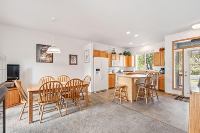 Enjoy the best of Eagle Crest Resort in this furnished turn-key on Eagle Crest Golf Resort - Resort Course in Oregon - for sale on GolfHomes.com, golf home, golf lot