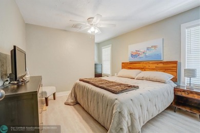 AMAZING LOCATION! This charming 3BR/1.5BA downtown cottage is on Lake Worth Municipal Golf Course in Florida - for sale on GolfHomes.com, golf home, golf lot