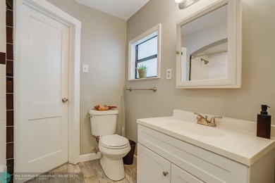 AMAZING LOCATION! This charming 3BR/1.5BA downtown cottage is on Lake Worth Municipal Golf Course in Florida - for sale on GolfHomes.com, golf home, golf lot