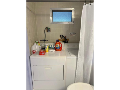 Delight in this nicely appointed two-bedroom, two-bathroom on Palm Hill Golf Club in Florida - for sale on GolfHomes.com, golf home, golf lot