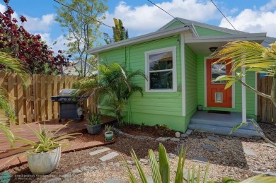AMAZING LOCATION! This charming 3BR/1.5BA downtown cottage is on Lake Worth Municipal Golf Course in Florida - for sale on GolfHomes.com, golf home, golf lot