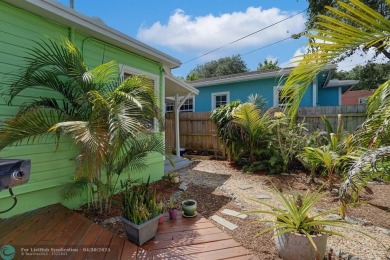 AMAZING LOCATION! This charming 3BR/1.5BA downtown cottage is on Lake Worth Municipal Golf Course in Florida - for sale on GolfHomes.com, golf home, golf lot