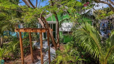AMAZING LOCATION! This charming 3BR/1.5BA downtown cottage is on Lake Worth Municipal Golf Course in Florida - for sale on GolfHomes.com, golf home, golf lot