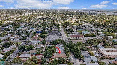 AMAZING LOCATION! This charming 3BR/1.5BA downtown cottage is on Lake Worth Municipal Golf Course in Florida - for sale on GolfHomes.com, golf home, golf lot