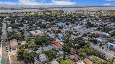 AMAZING LOCATION! This charming 3BR/1.5BA downtown cottage is on Lake Worth Municipal Golf Course in Florida - for sale on GolfHomes.com, golf home, golf lot