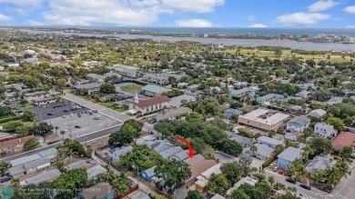 AMAZING LOCATION! This charming 3BR/1.5BA downtown cottage is on Lake Worth Municipal Golf Course in Florida - for sale on GolfHomes.com, golf home, golf lot