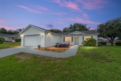 Don't miss this Rare to come by Oak Model- 2 Bedrooms 2 Bath's - on Eagle Ridge At Spruce Creek Country Club in Florida - for sale on GolfHomes.com, golf home, golf lot